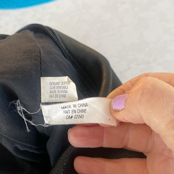 TIGNANELLO Black Pebbled Leather Shoulder Bag with 2 outside compartments - Picture 14 of 17